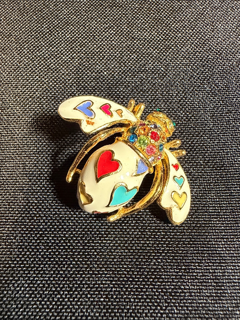 Joan Rivers Vintage Lots of Love Gold Tone Bee Brooch, Enamel, Rhinestone Pin - Picture 4 of 5